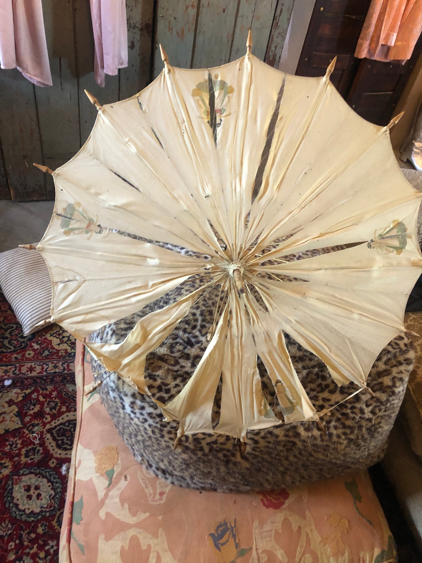 VINTAGE PARASOL FROM PARIS